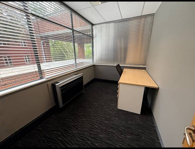688M² OFFICE TO LET IN PARKTOWN